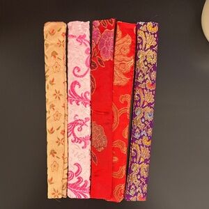 Elegant Floral Patterned Chopstick Holders